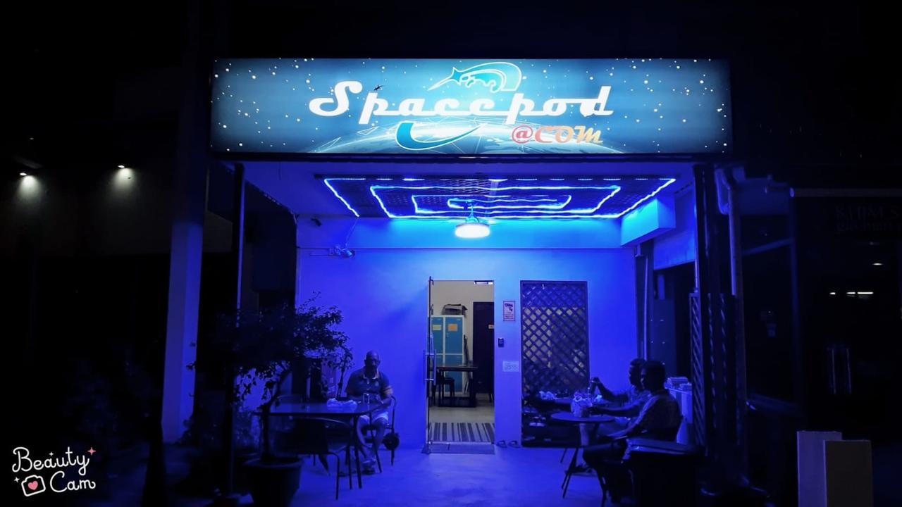 Spacepod@Com Singapore Bagian luar foto